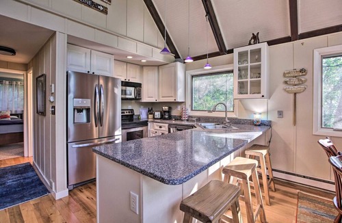 Wintergreen Cabin | COZY A-Frame Spacious Deck w/Grill