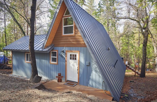 Oakhurst House | Cozy A-Frame - Truly Woodsy -Outdoor Dine on Deck