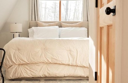 Perkinsville House | Cozy a-frame with loft, new kitchen and mins to hiking