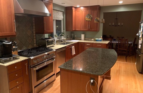 Bryant Pattengill East House | Cozy A2 Colonial Sleeps 12!