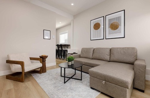 Upper Ten Oaks Apartment | Cozy Abbotsford Basement Suite