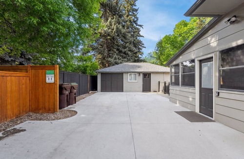 Old Town West Apartment | Cozy Abode on Mountain Ave – Walk to Old Town!