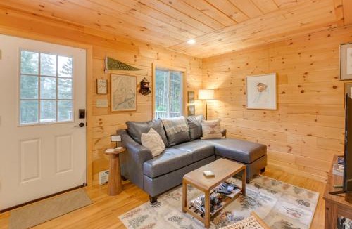 Prospect Harbor House | Cozy Acadia Area Cabin, Walk to Beach & Lighthouse