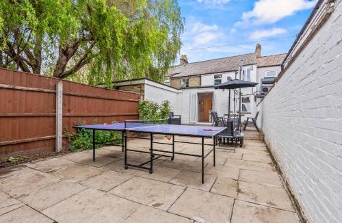Mill Road Apartment | Cozy accessible 2bd flat on Mill road with firepit for a lovely winters night