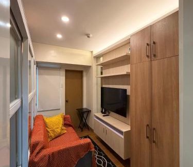 Barangka Ilaya Apartment | Cozy & Accessible Apartment in Greenfield District