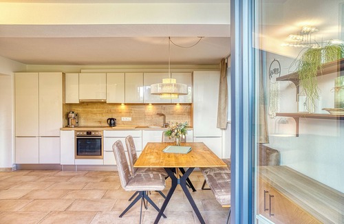 Volders Apartment | Cozy accommodation in a quiet location with a view of the Tyrolean mountains