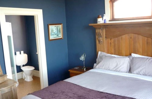 Papatowai Cabin | Cozy Accommodation with Panoramic Views near the Otago Peninsula, New Zealand
