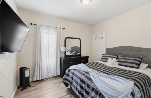 Worcester Apartment | Cozy Adventure Filled Escape Free parking apts
