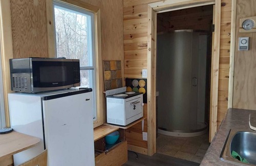 Dunnottar House | Cozy All Season Tiny House in Natural Paradise next to Lake Winnipeg