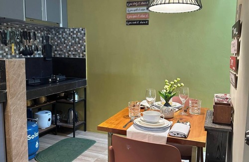 Dau House | Cozy and Charming 2-bedroom townhouse located near Clark and Malls free parking