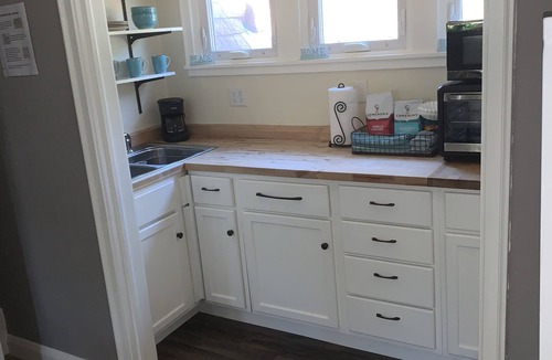 Cleveland Apartment | Cozy and clean one bedroom retreat!