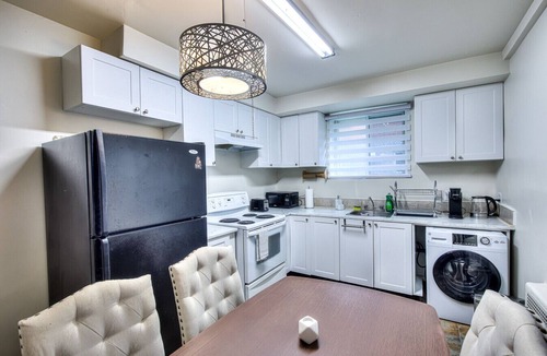 Cote-Des-Neiges—Notre-Dame-De-Grace Apartment | Cozy and comfortable 1BR in Montreal