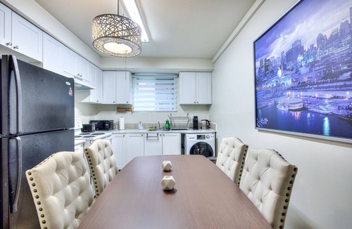 Cote-Des-Neiges—Notre-Dame-De-Grace Apartment | Cozy and comfortable 1BR in Montreal