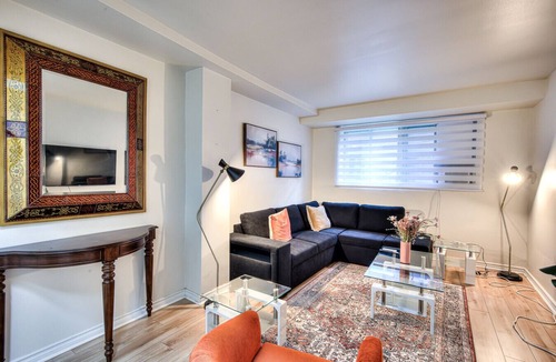 Cote-Des-Neiges—Notre-Dame-De-Grace Apartment | Cozy and comfortable 1BR in Montreal