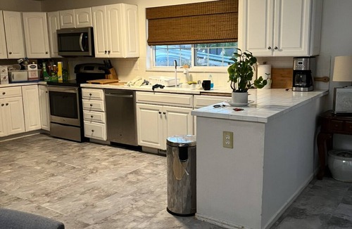 Mount Baker House | Cozy and comfortable 3-bedroom in-city retreat! Close to downtown and stadium!