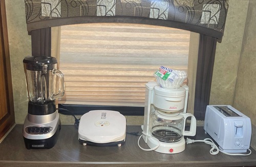 Gulf Coast Acres House | Cozy and Comfortable Camper to get fun and good times