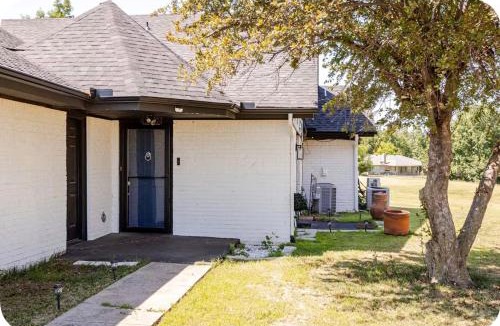 Yukon House | Cozy and comfortable private room and bathroom