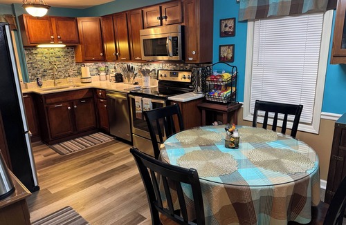 Youngstown House | Cozy and completely updated The Farmhouse at Lanterman's Village