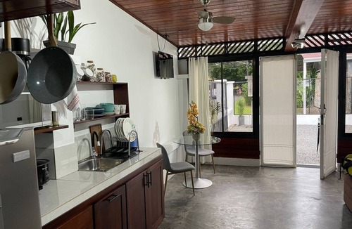 Barrio Pilo Apartment | Cozy and confy apart just a few blocks from Down Town La Fortuna, Volcan Arenal.