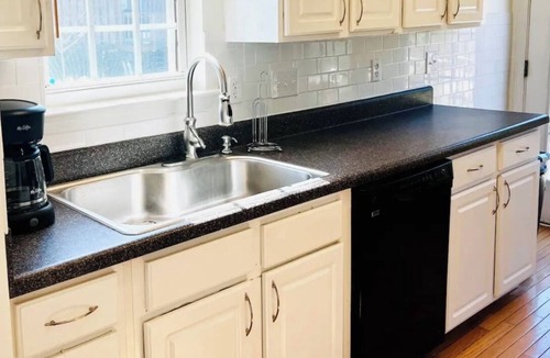 Durham House | Cozy and Convenient to Everything!