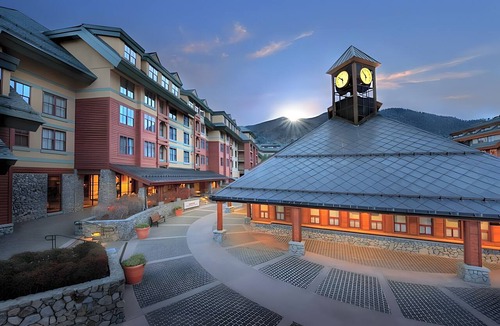 South Lake Tahoe Resort | Cozy and Enchanting 2-bedroom Resort in Picturesque South Lake Tahoe.