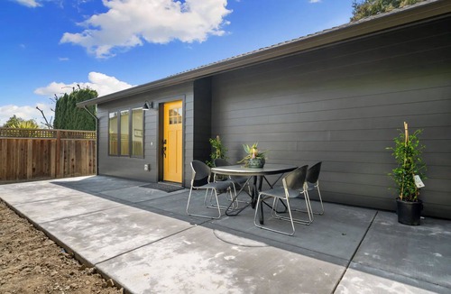 Mountain View Cottage | Cozy and Modern ADU cottage in Martinez
