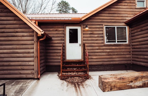 Clare House | Cozy and modern- Centrally located in Clare, just 15 minutes from the Casino