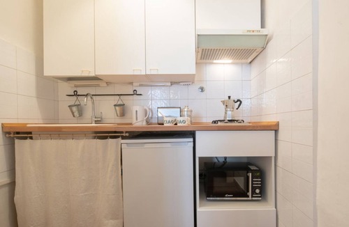 San Frediano House | Cozy and modern studio apartment by Mmega