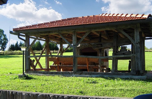 Presika Apartment | Cozy and rustic vacation apartment in a rustic wooden house with very spacious natural plot.