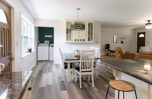 Fisherville House | Cozy and secluded getaway with hot tub & fireplace