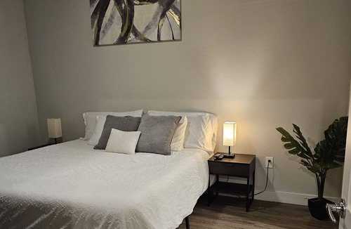 Northwest Orlando Apartment | Cozy and Spacious 1 bedroom King suite 10 mins from Downtown
