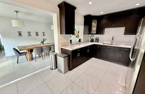 Coral Way House | Cozy and Spacious Centrally Located Home Perfect to Explore the City