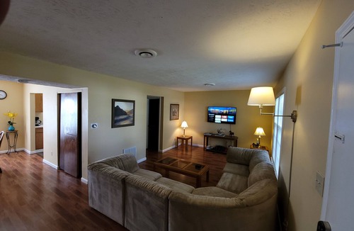 Lexington House | Cozy and Spacious Lexington stay