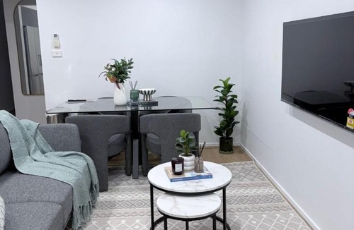 Kellyville Apartment | Cozy and stylish 2BR Granny Flat 500m Walk to shop