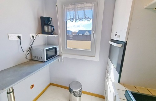 Courseulles-sur-Mer Apartment | Cozy apartment 4 pax near sea with parking