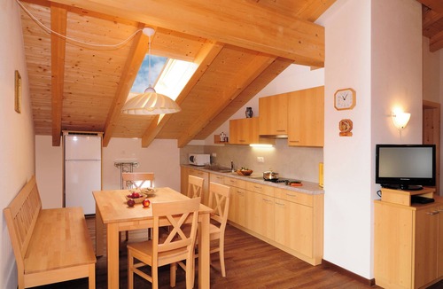 Feldthurns Apartment | Cozy apartment with stunning views of the mountains