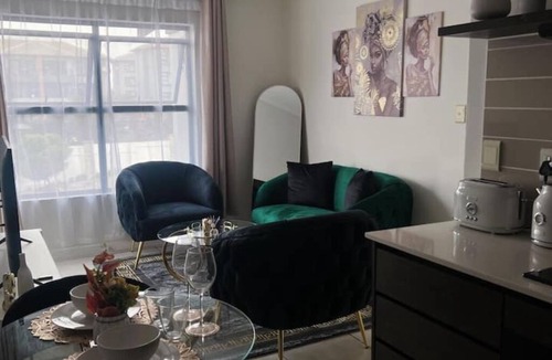 Greater Johannesburg Metropolitan Area Apartment | Cozy apartment: TV/Wi-Fi/Netflix