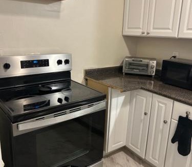 Westwood Apartment | Cozy Apartment 6 miles from Downtown, Cincinnati