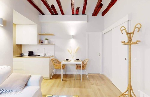 Recoletos Apartment | Cozy Apartment for Work & Travel in Recoletos
