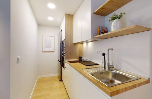 Recoletos Apartment | Cozy Apartment for Work & Travel in Recoletos