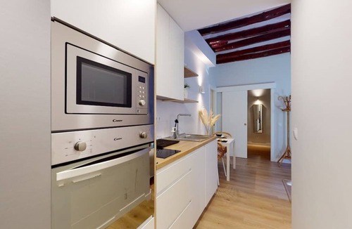 Recoletos Apartment | Cozy Apartment for Work & Travel in Recoletos
