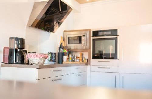 Eckartshausen Apartment | Cozy Apartment Hideaway 170 qm - 5 min zur Autobahn - Self Check-In