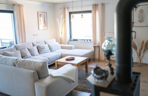 Eckartshausen Apartment | Cozy Apartment Hideaway 170 qm - 5 min zur Autobahn - Self Check-In