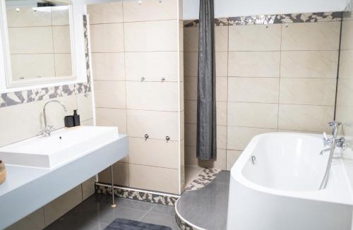 Eckartshausen Apartment | Cozy Apartment Hideaway 170 qm - 5 min zur Autobahn - Self Check-In