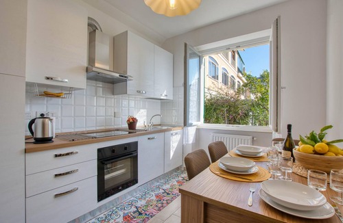 Poggio Favaro-San Bernardo Apartment | Cozy apartment in Bogliasco with WiFi