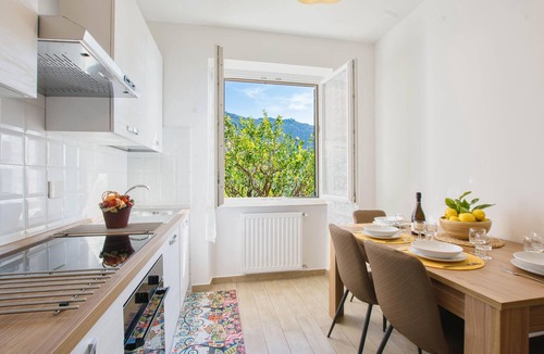 Poggio Favaro-San Bernardo Apartment | Cozy apartment in Bogliasco with WiFi