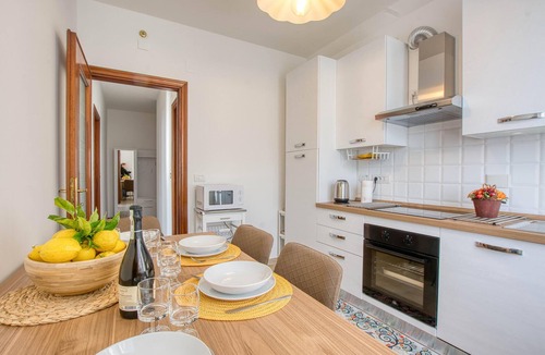 Poggio Favaro-San Bernardo Apartment | Cozy apartment in Bogliasco with WiFi