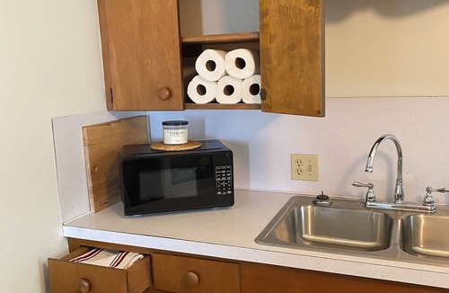 Marshall Apartment | Cozy apartment in downtown Marshall, Arkansas! Family friendly with easy access.