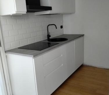 Cusano Milanino House | Cozy apartment in villa 4 PAX- Milano Nord - 200 MT train station to city center, Stazione centrale, Cadorna, airports - private parking place