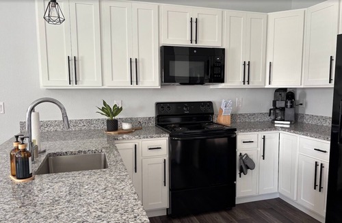 Lake City Apartment | Cozy Apartment in Lake City, only minutes from the baseball fields and food!
